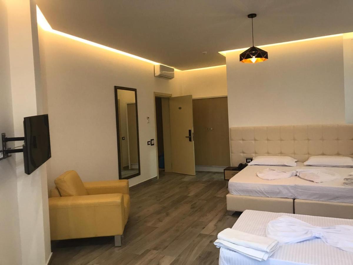 Mille Amici Hotel Shëngjin Buitenkant foto