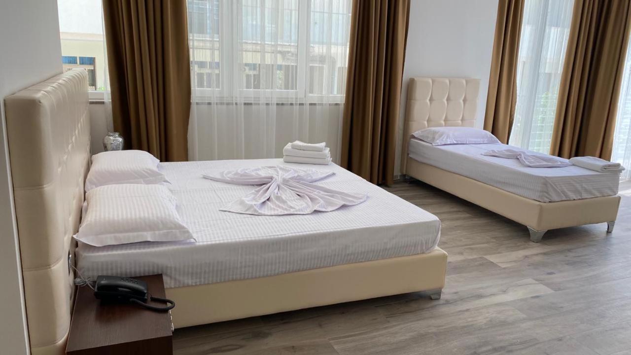 Mille Amici Hotel Shëngjin Buitenkant foto