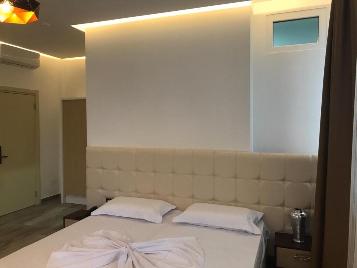 Mille Amici Hotel Shëngjin Buitenkant foto