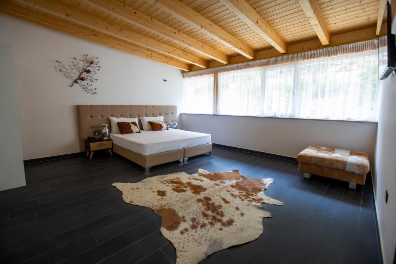 Mille Amici Hotel Shëngjin Buitenkant foto