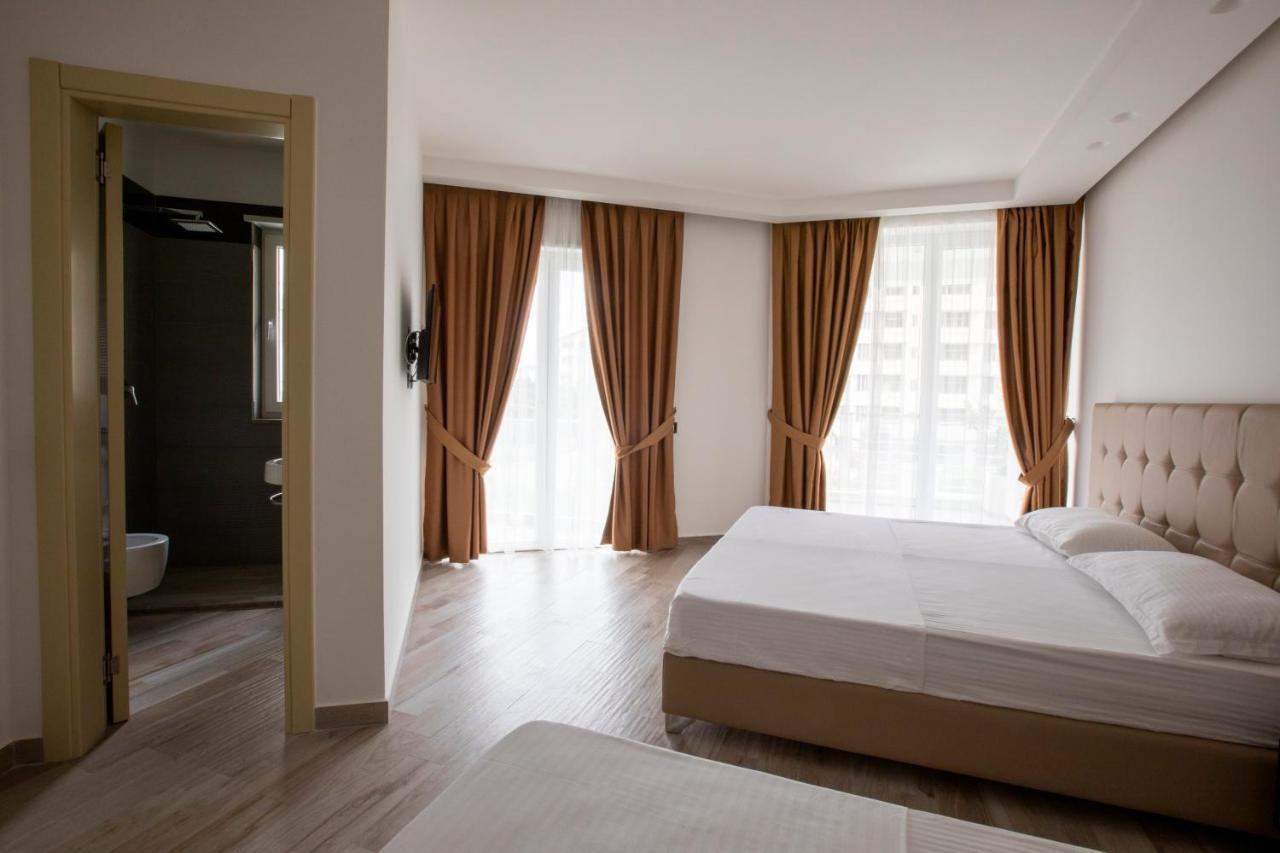 Mille Amici Hotel Shëngjin Buitenkant foto