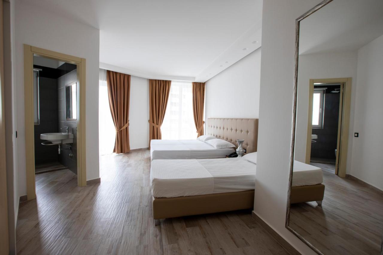 Mille Amici Hotel Shëngjin Buitenkant foto